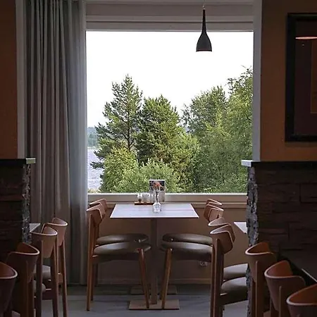 Hotel Inari فندق