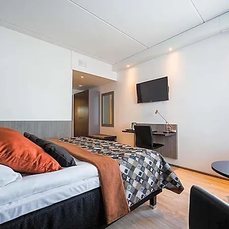 فندق Hotel Inari 3*